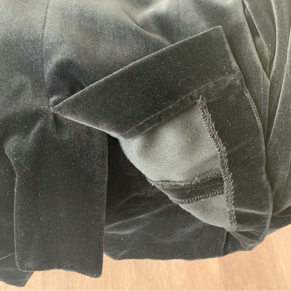 Black Halo Velvet Women's Blazer - Picture 5 of 13